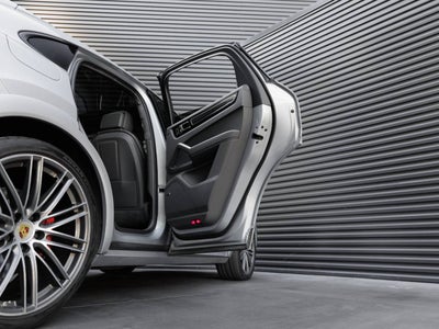 2021 Porsche Cayenne Cayenne GTS Coupe