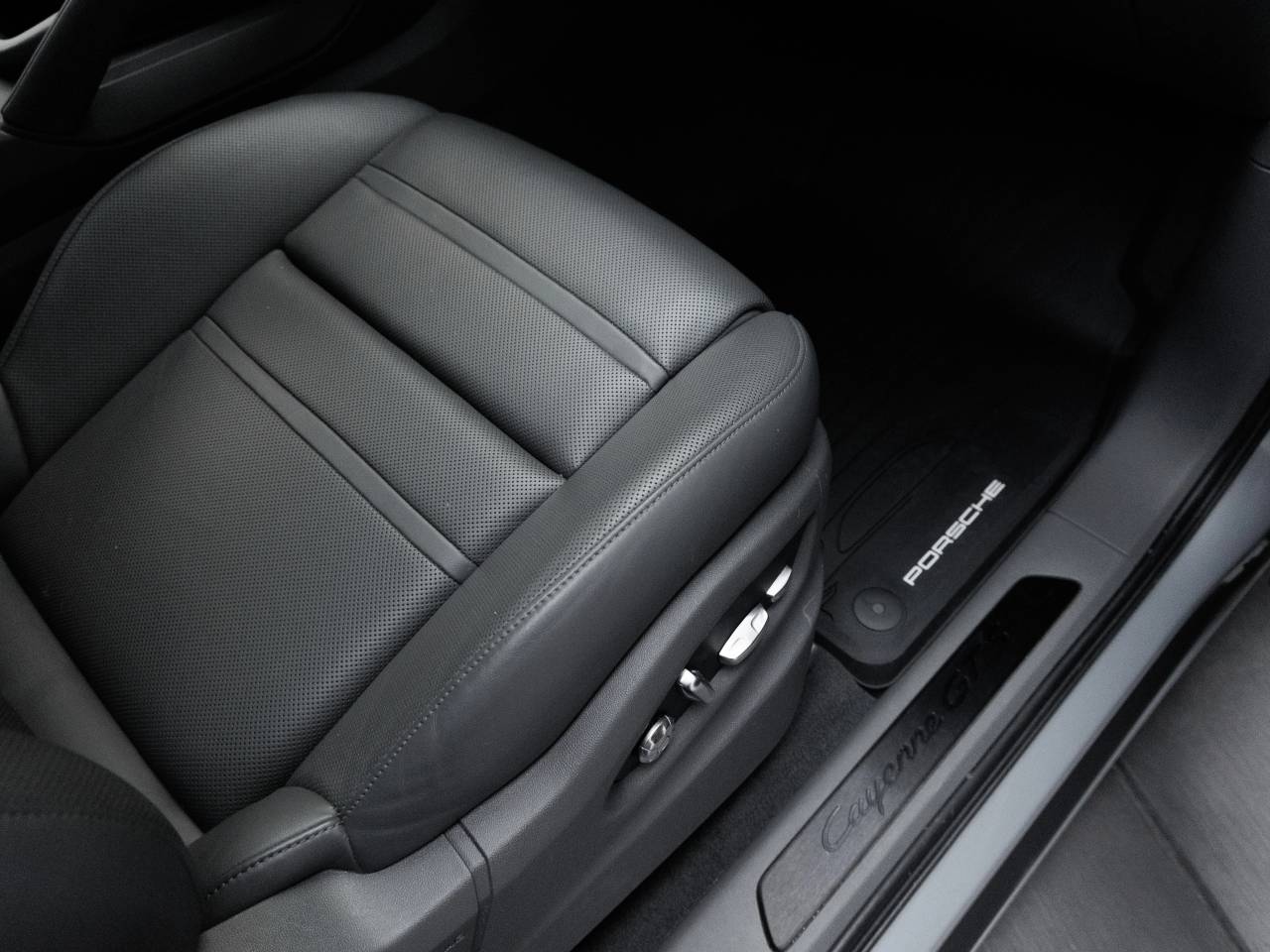 2021 Porsche Cayenne Cayenne GTS Coupe