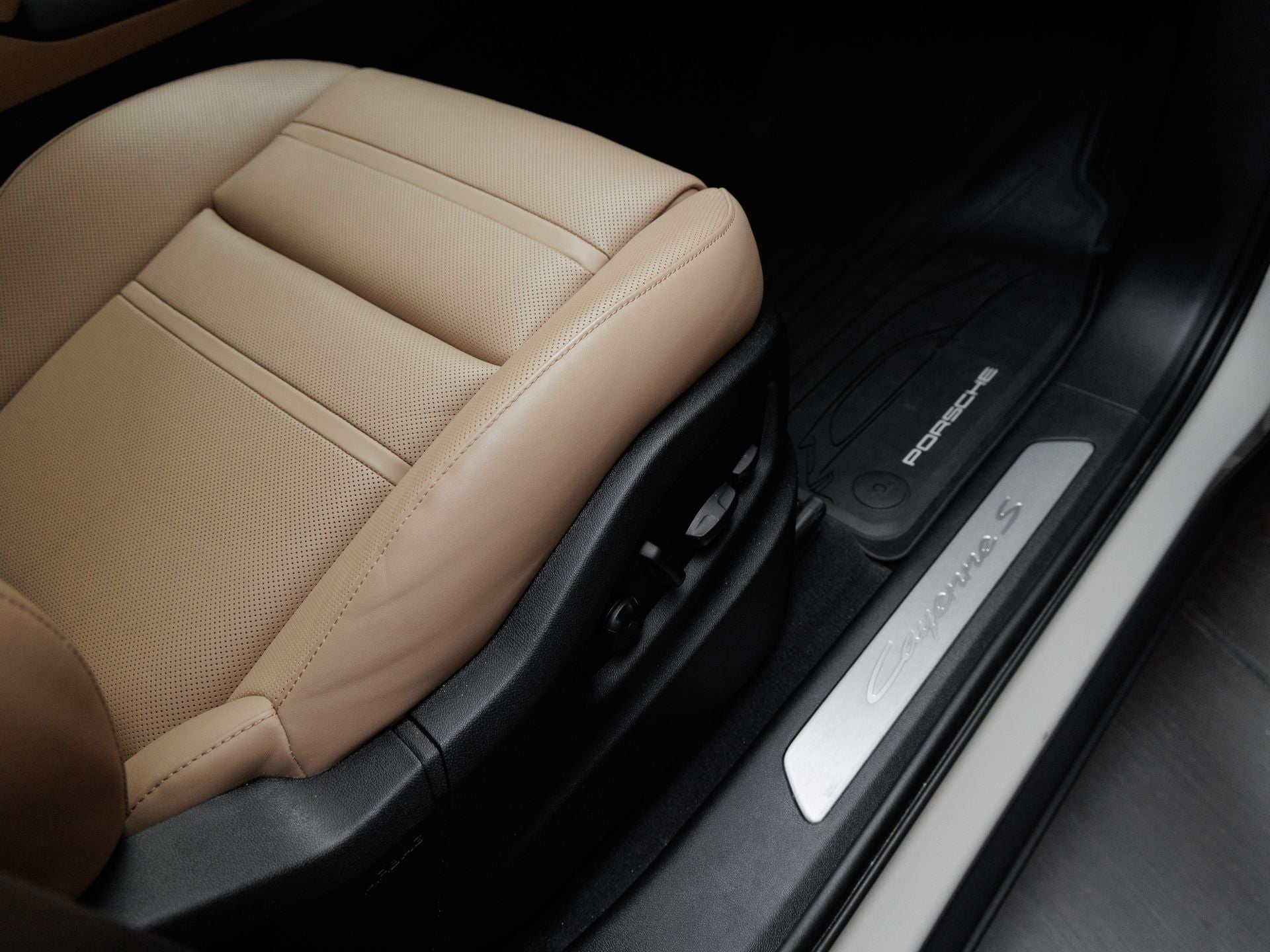 2025 Porsche Cayenne Cayenne S Coupe