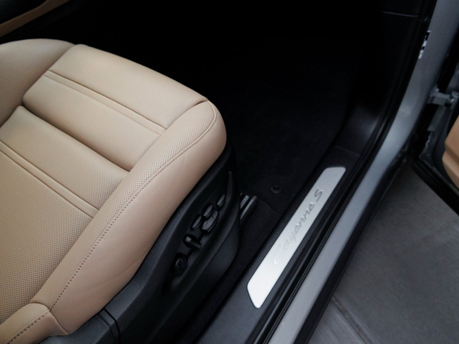 2025 Porsche Cayenne Coupe S