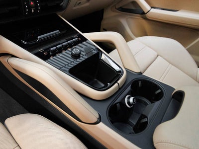 2025 Porsche Cayenne S Coupe