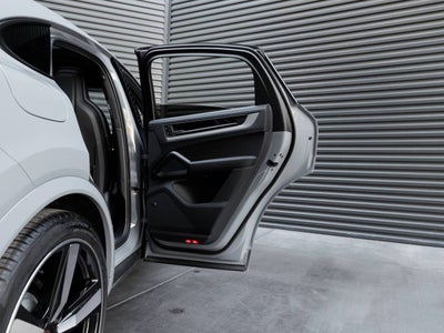 2025 Porsche Cayenne Cayenne S Coupe