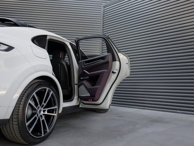 2025 Porsche Cayenne Cayenne Turbo E-Hybrid Coupe
