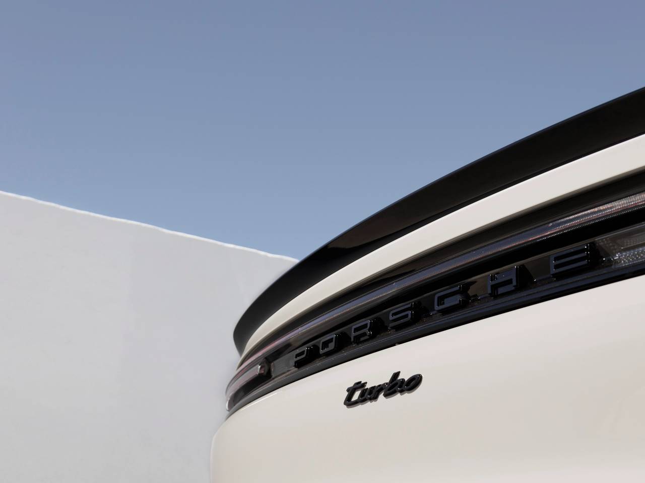 2025 Porsche Cayenne Cayenne Turbo E-Hybrid Coupe