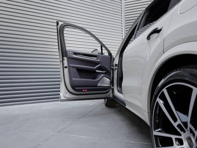 2025 Porsche Cayenne Cayenne Turbo E-Hybrid Coupe