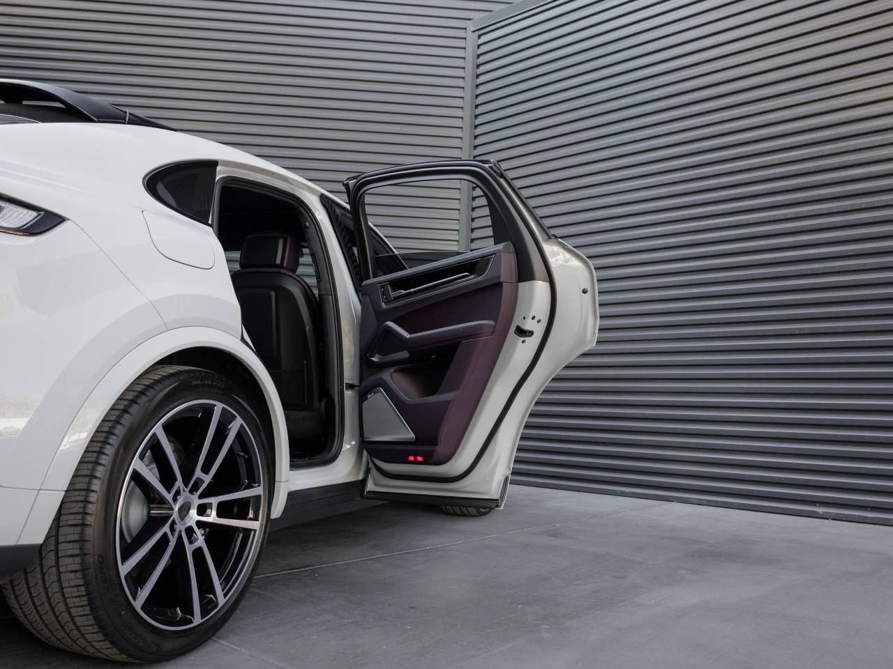 2025 Porsche Cayenne Cayenne Turbo E-Hybrid Coupe