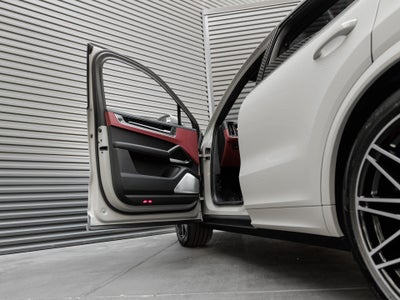 2025 Porsche Cayenne Cayenne Turbo E-Hybrid Coupe