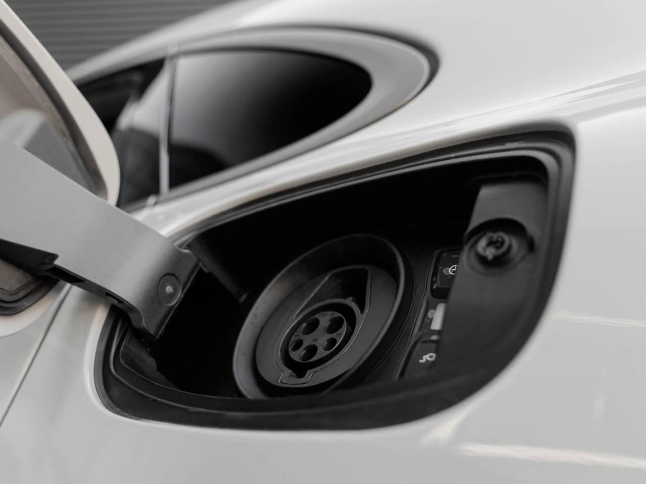 2025 Porsche Cayenne Cayenne Turbo E-Hybrid Coupe