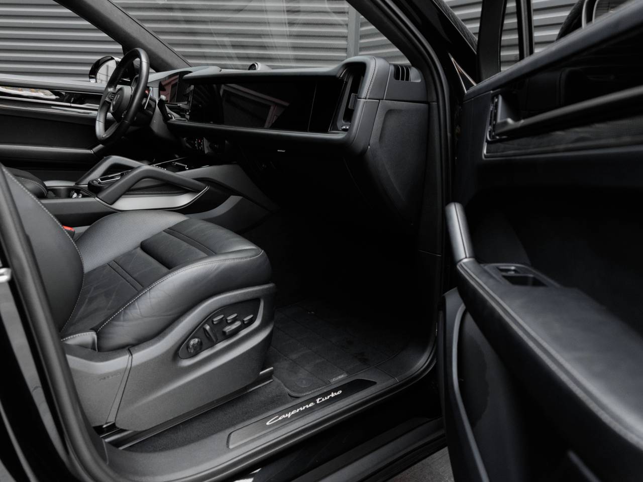 2025 Porsche Cayenne Cayenne Turbo E-Hybrid Coupe