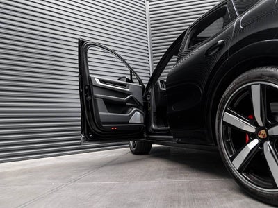 2025 Porsche Cayenne S E-Hybrid Coupe