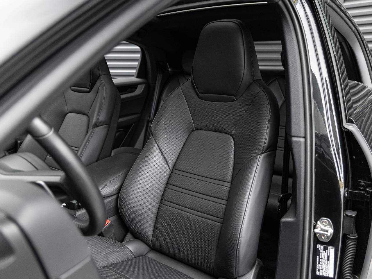 2025 Porsche Cayenne S E-Hybrid Coupe