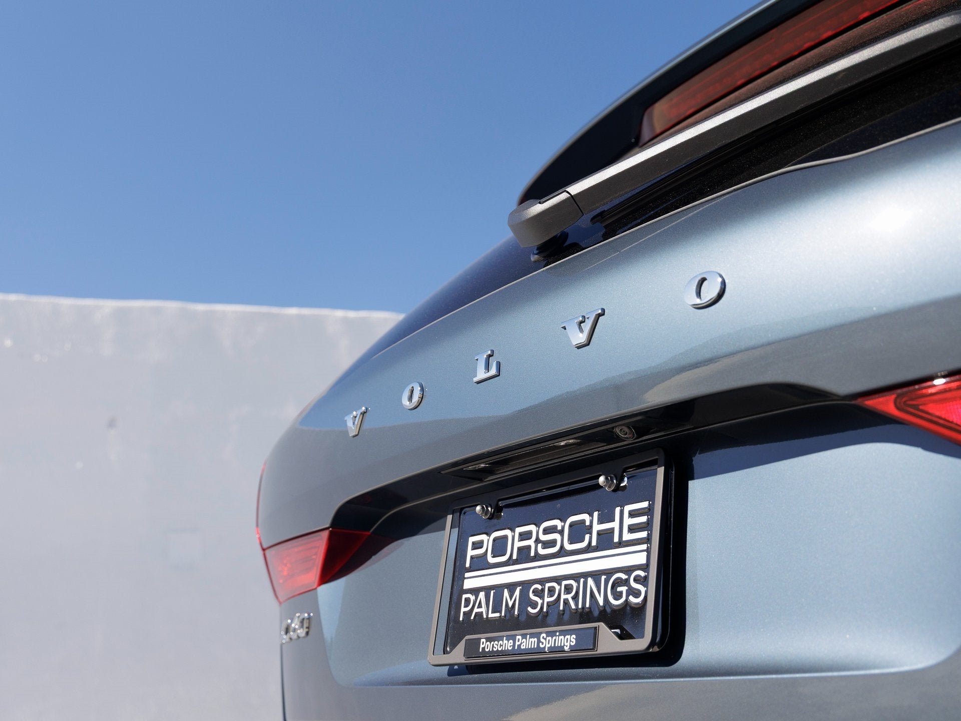 2024 Volvo XC60 Recharge Plug-In Hybrid T8 Plus Dark Theme