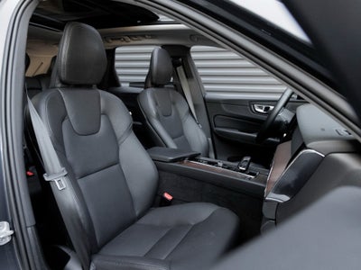 2024 Volvo XC60 Recharge Plug-In Hybrid T8 Plus Dark Theme