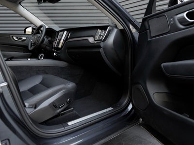 2024 Volvo XC60 Recharge Plug-In Hybrid T8 Plus Dark Theme