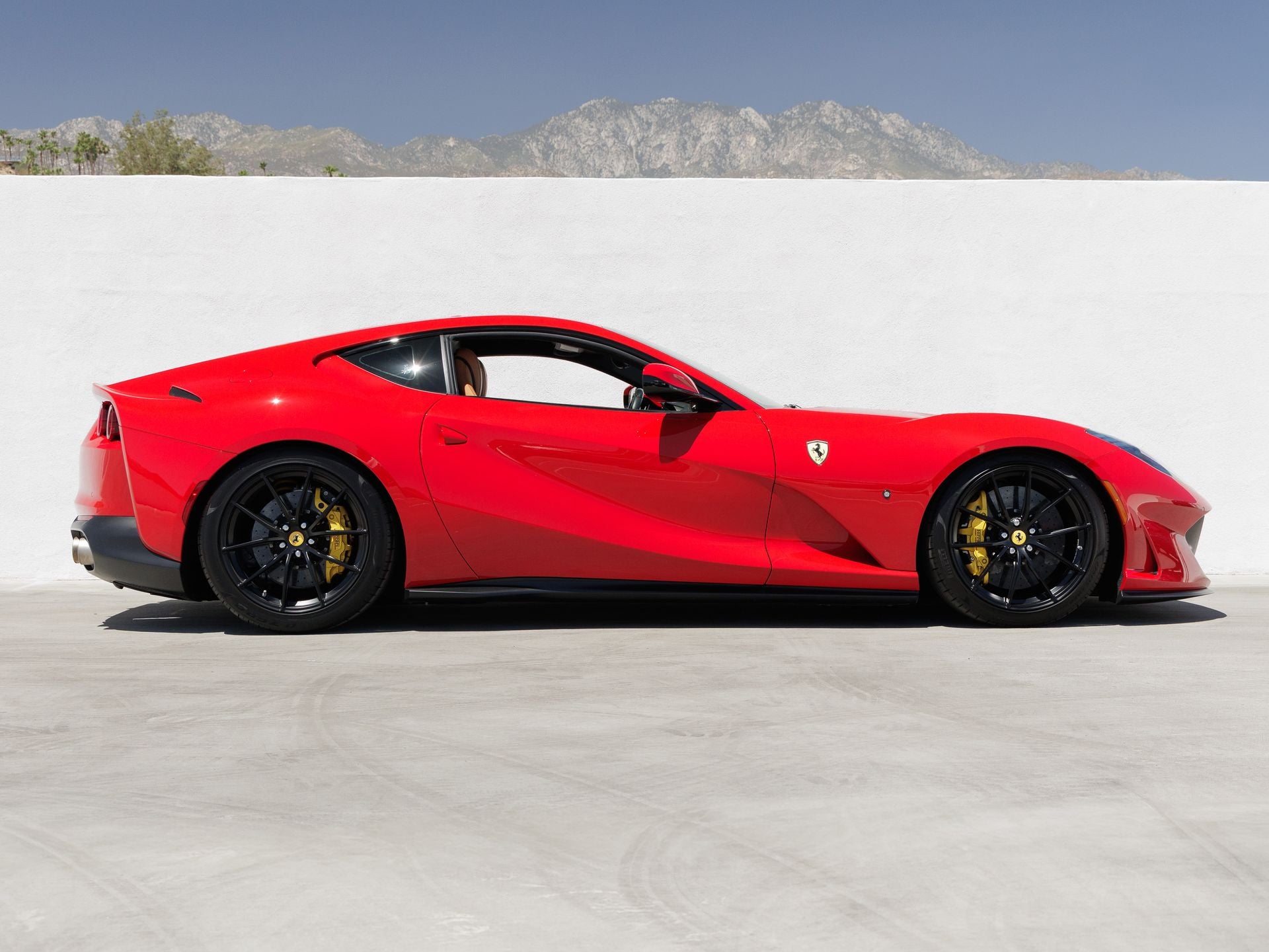 2019 Ferrari 812 Superfast Base