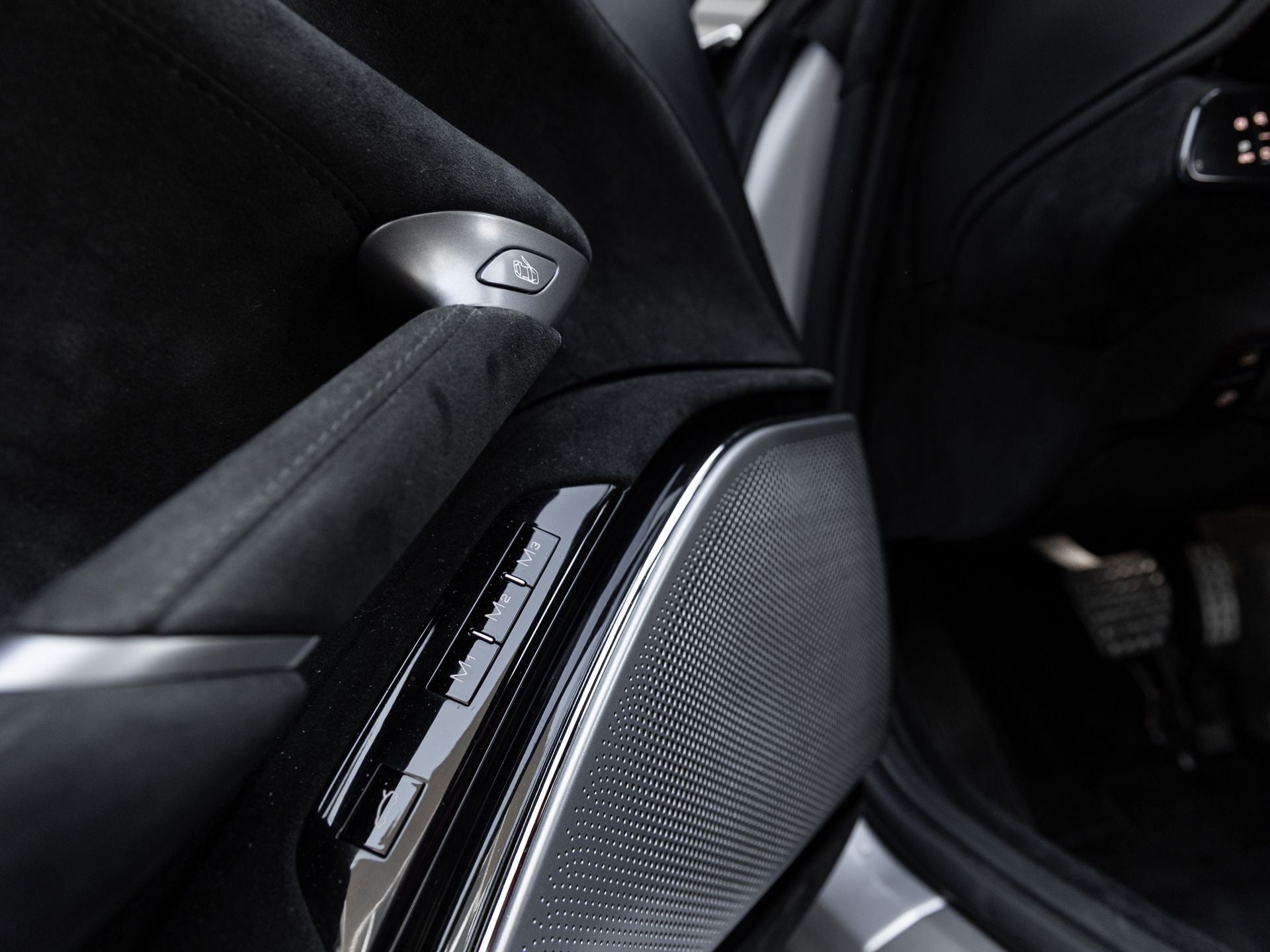 2021 Ferrari Roma Base