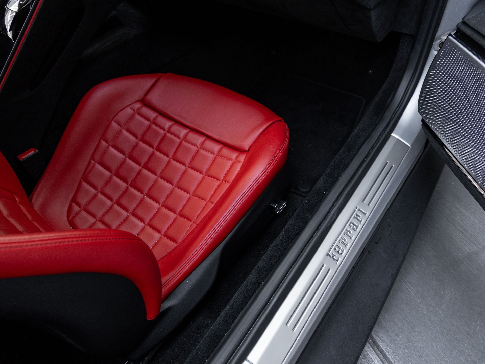 2021 Ferrari Roma Base