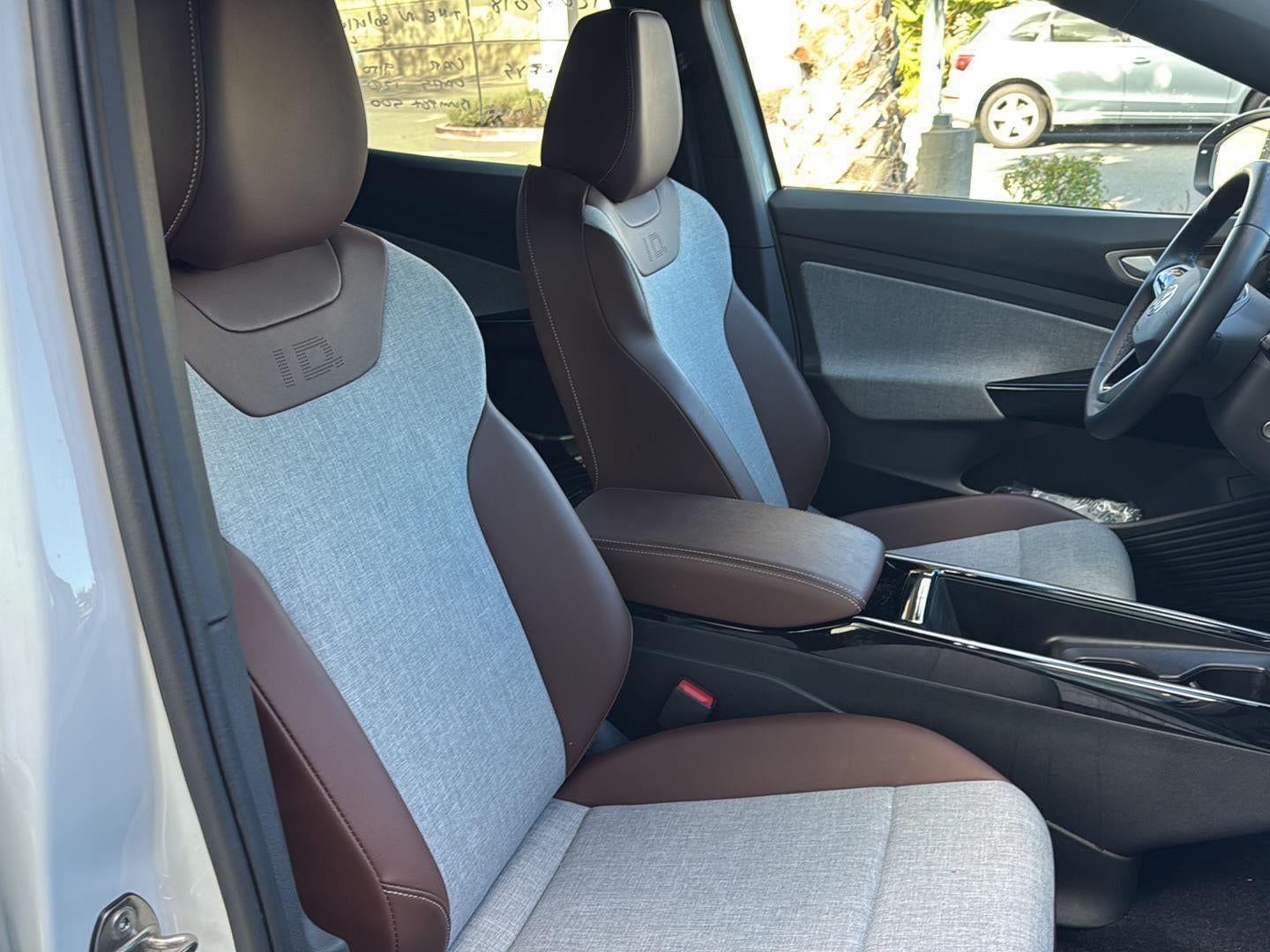 2023 Volkswagen ID.4 Pro