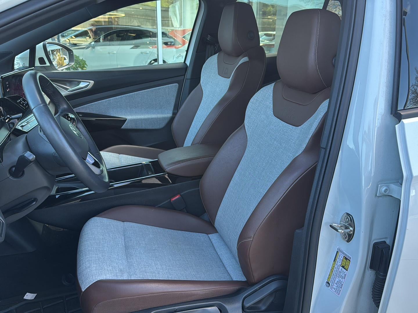 2023 Volkswagen ID.4 Pro