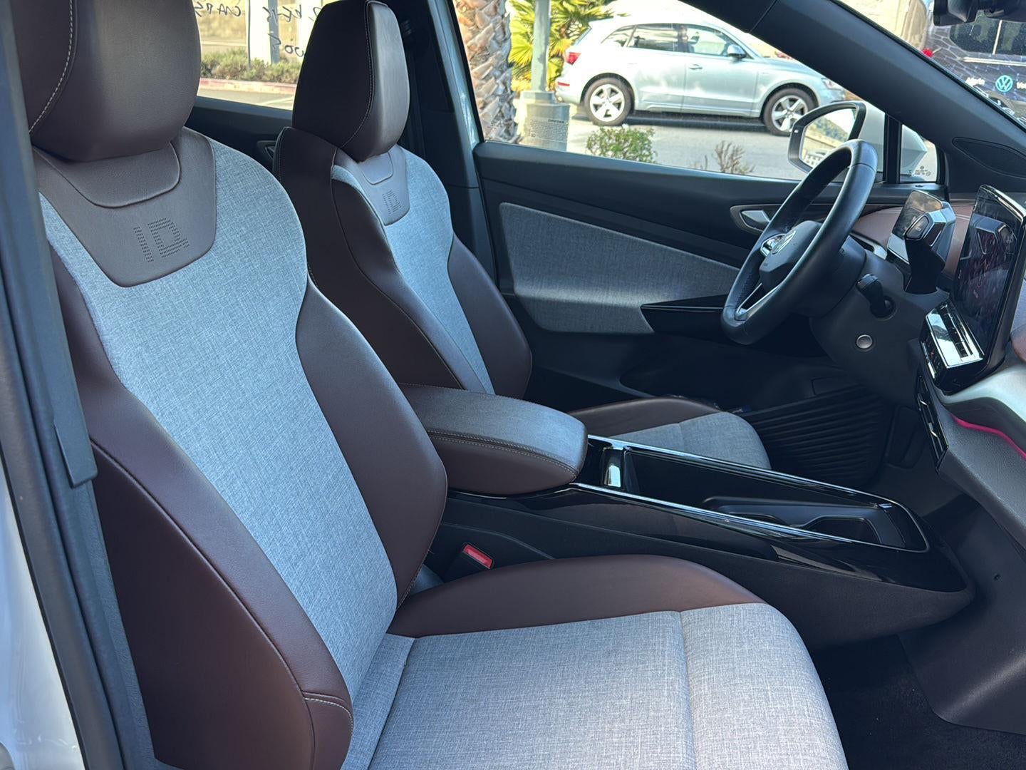 2023 Volkswagen ID.4 Pro