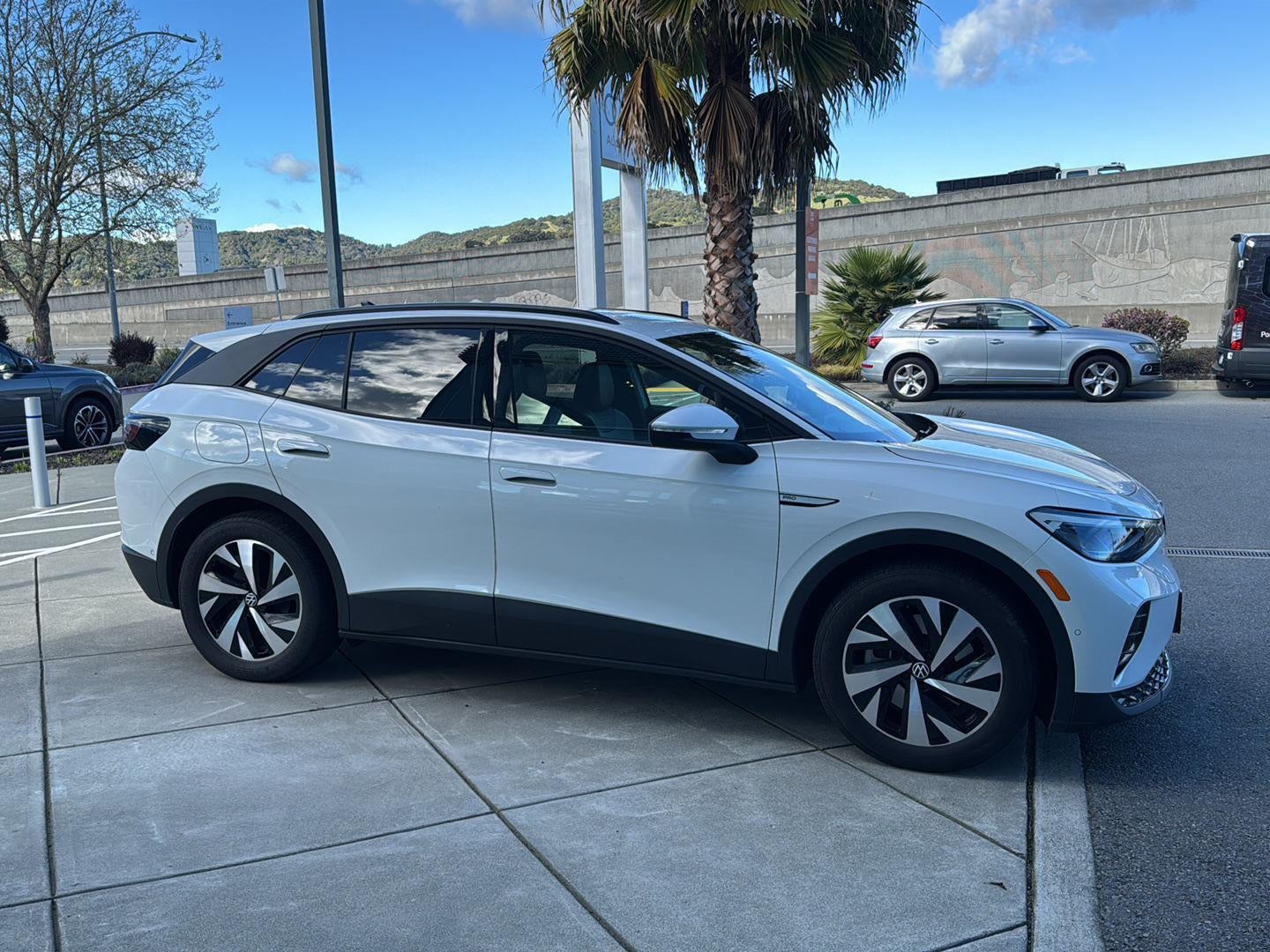 2023 Volkswagen ID.4 Pro