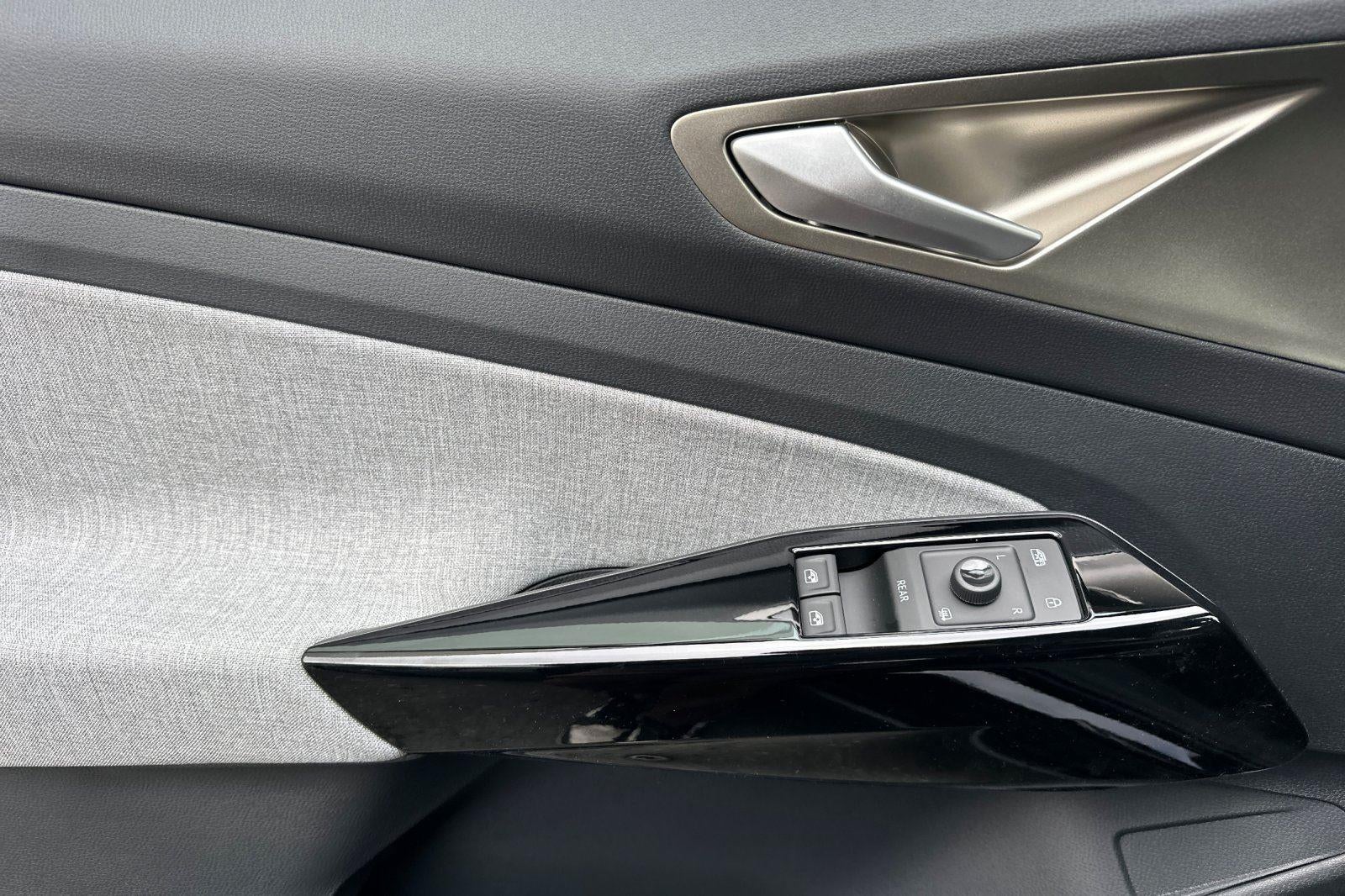 2025 Volkswagen ID.4 Pro