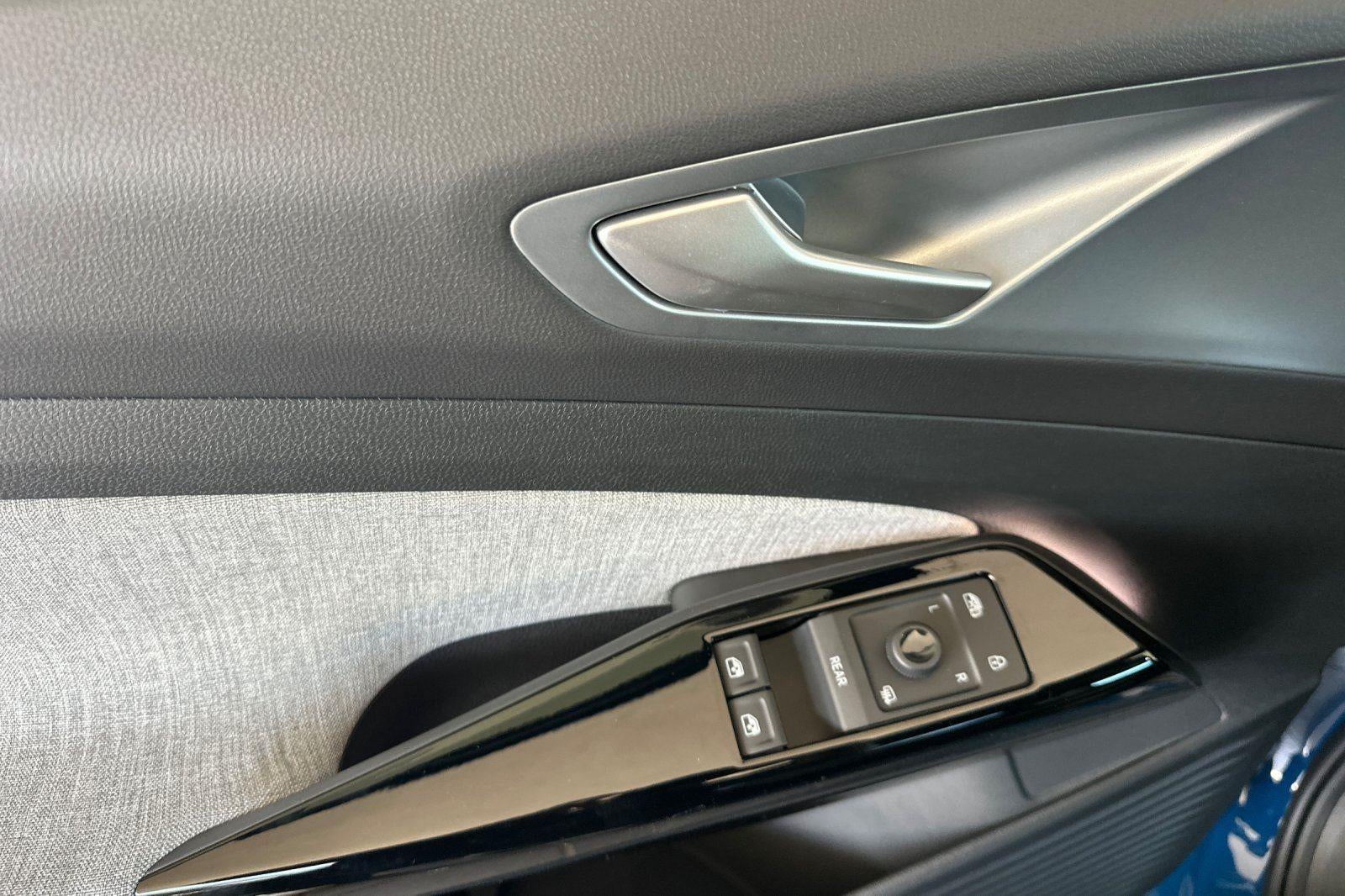 2025 Volkswagen ID.4 Pro