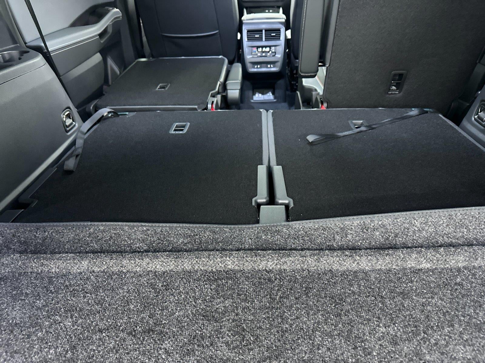 2027 Volkswagen Atlas SEL Premium R-Line