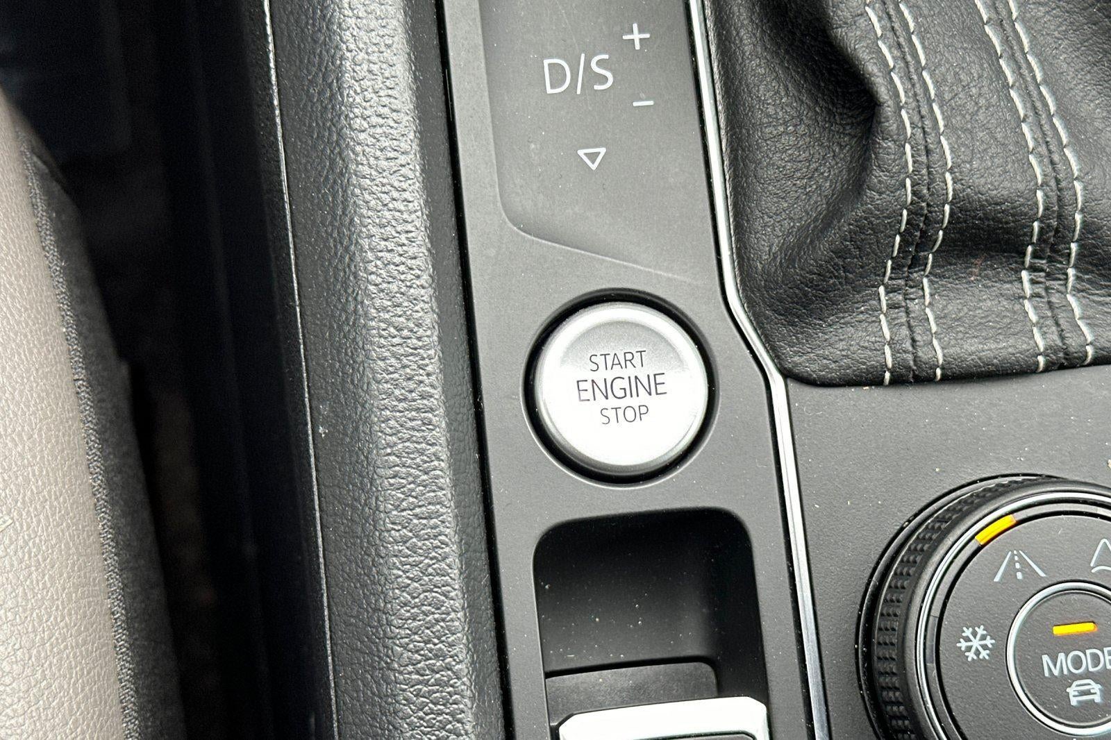 2023 Volkswagen Atlas 3.6L V6 SEL Premium R-Line