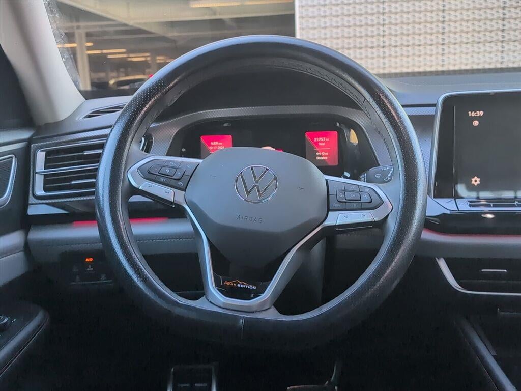 2024 Volkswagen Atlas 2.0T Peak Edition SEL