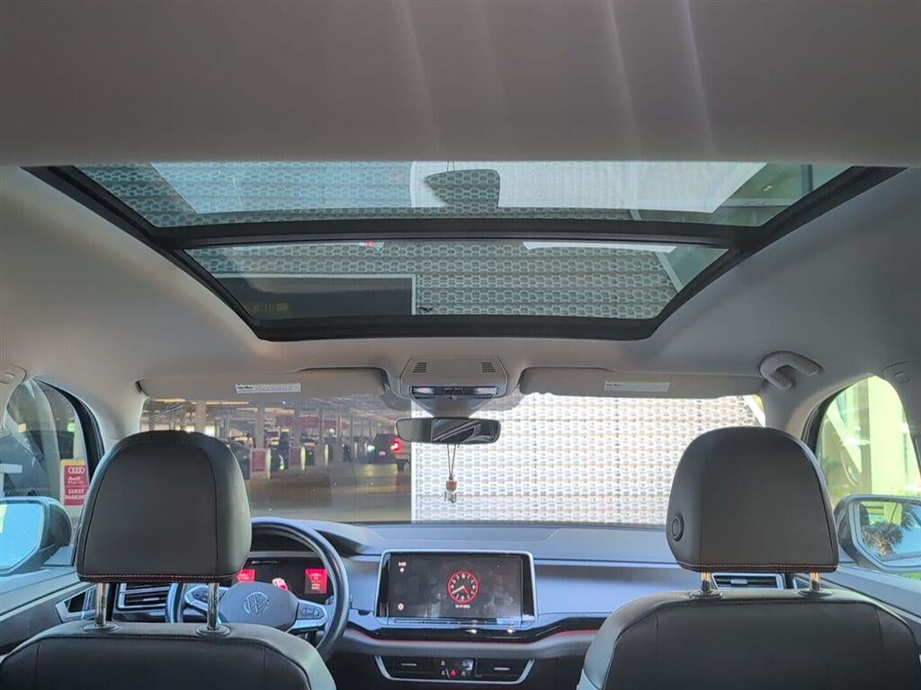2024 Volkswagen Atlas 2.0T Peak Edition SEL