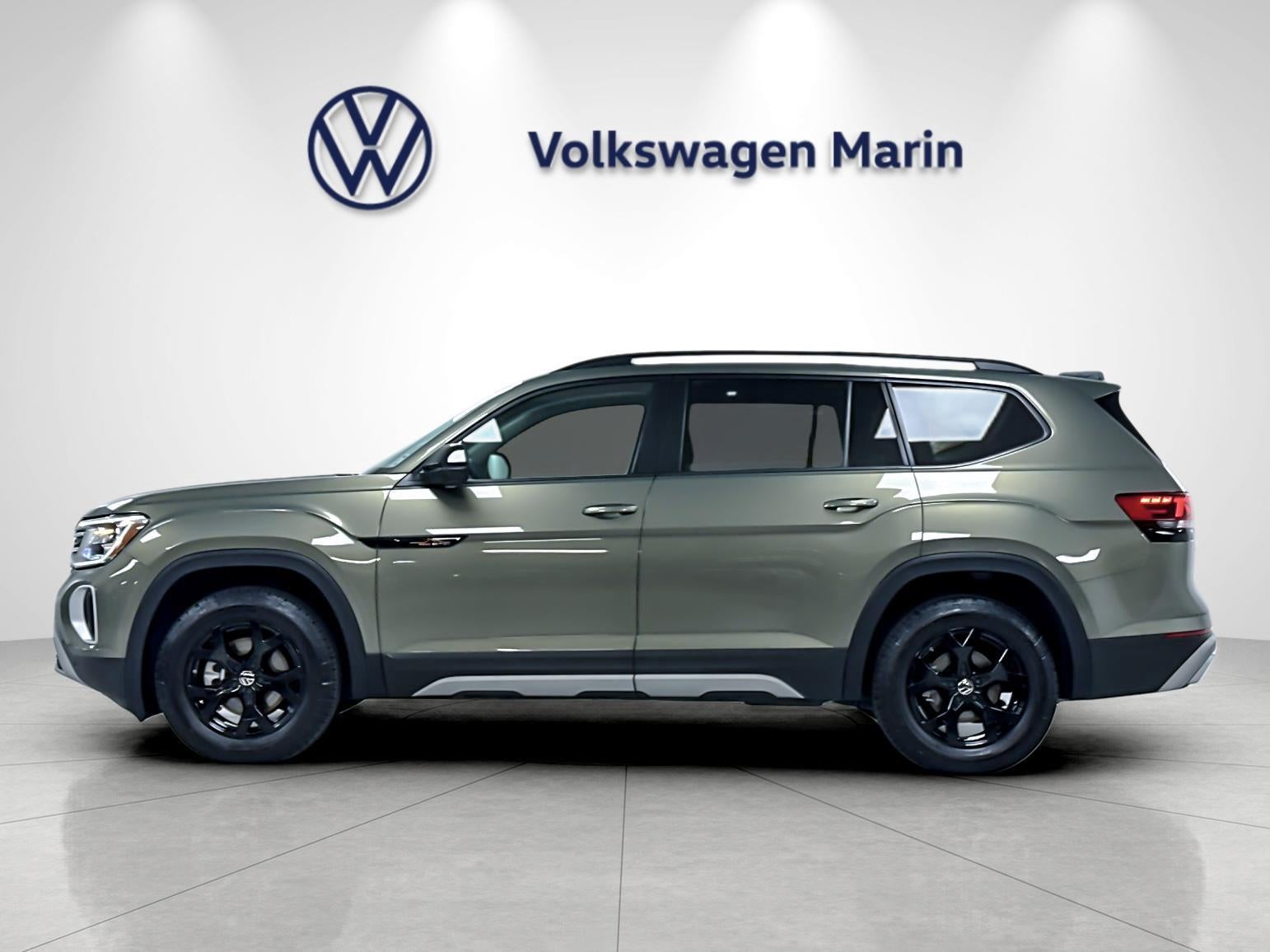 2024 Volkswagen Atlas 2.0T Peak Edition SEL