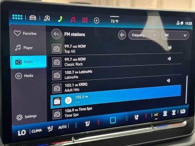 2027 Volkswagen Atlas SE w/Technology