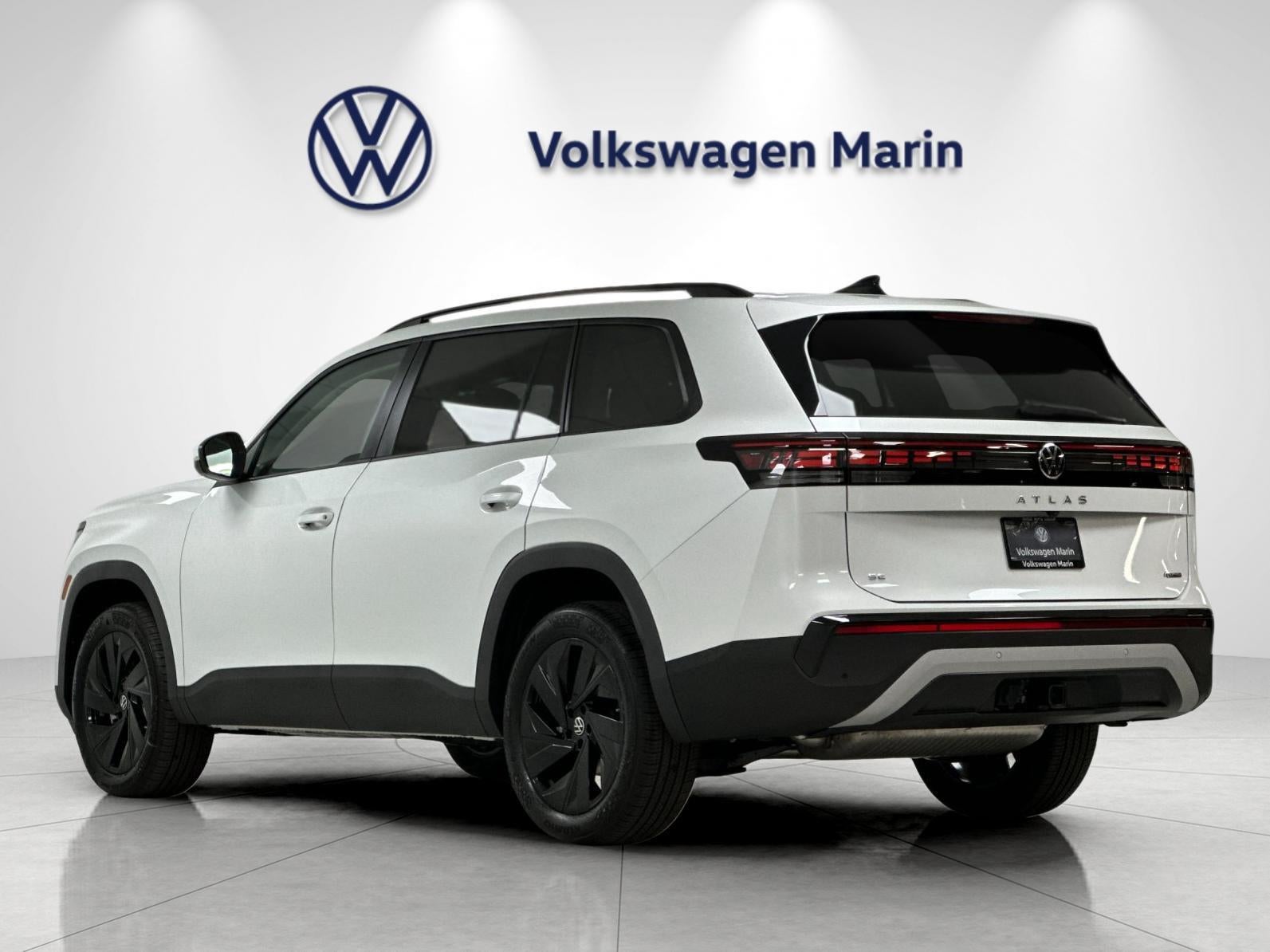 2027 Volkswagen Atlas SE w/Technology