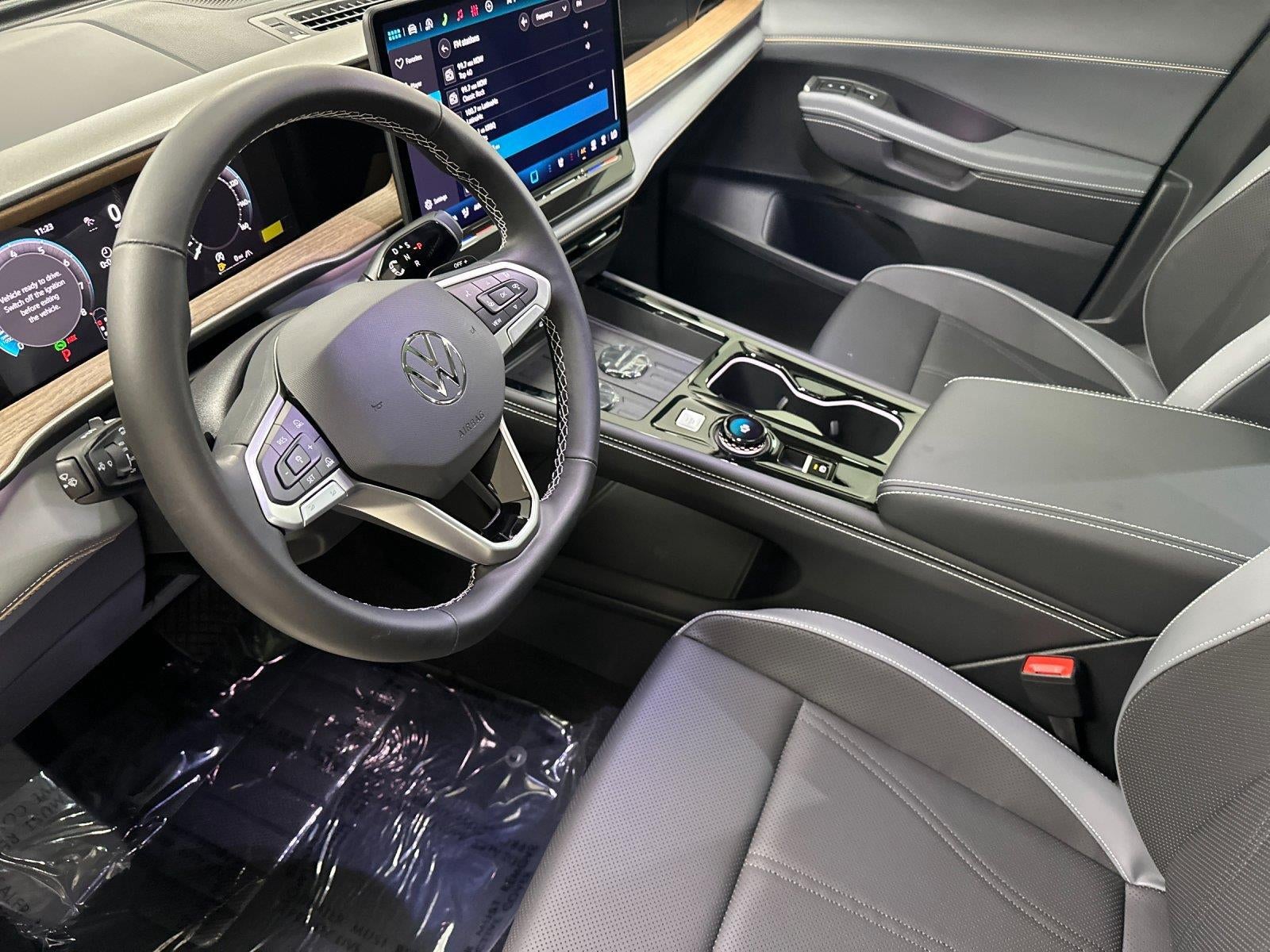 2027 Volkswagen Atlas SE w/Technology