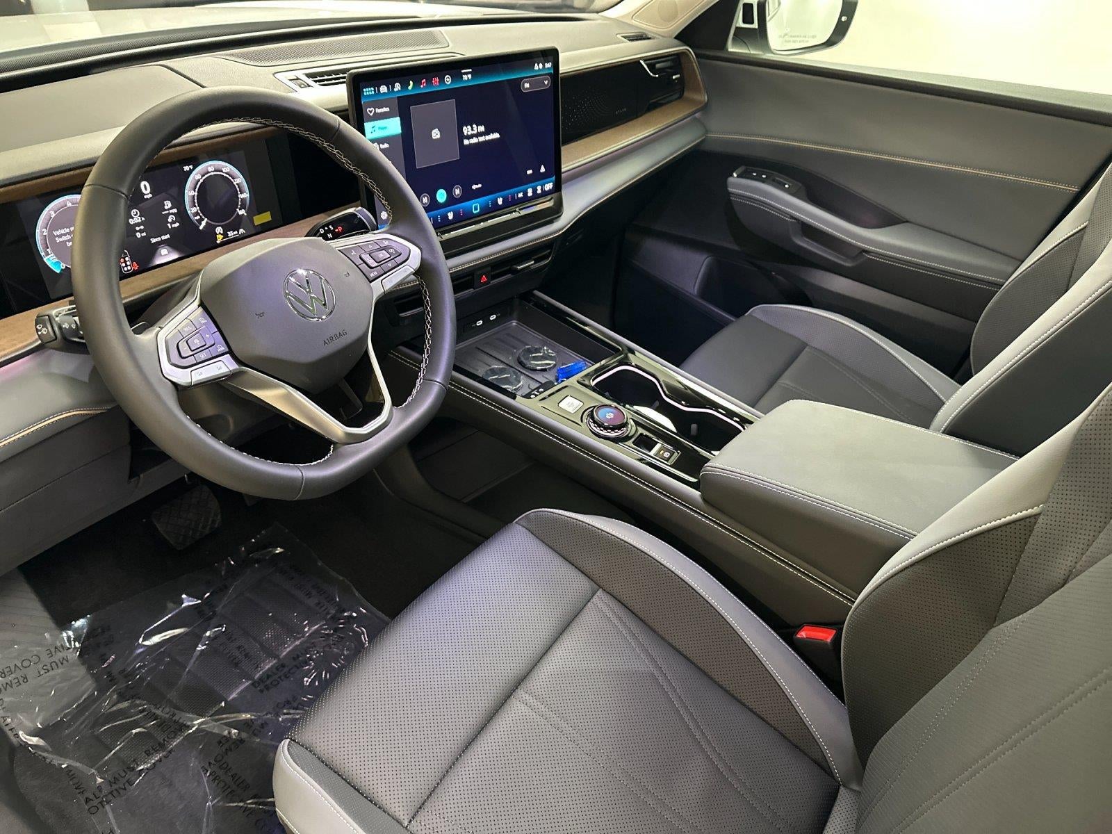 2027 Volkswagen Atlas SE w/Technology
