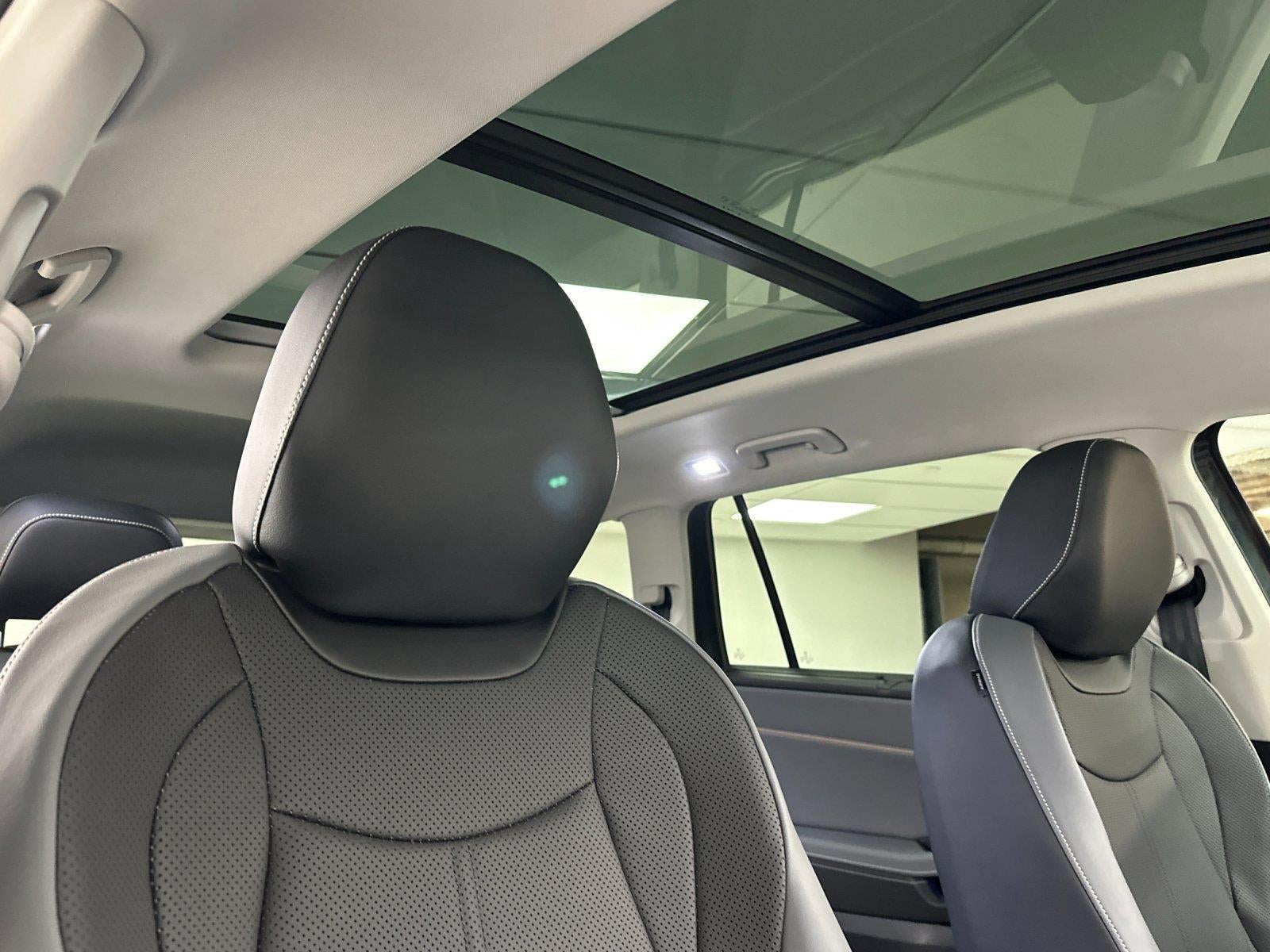 2027 Volkswagen Atlas SE w/Technology
