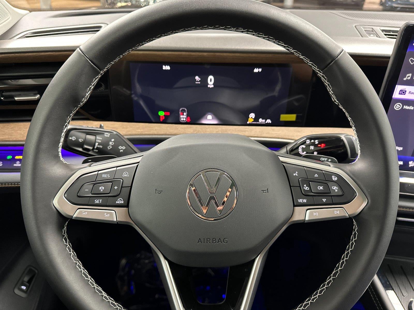 2027 Volkswagen Atlas SE w/Technology