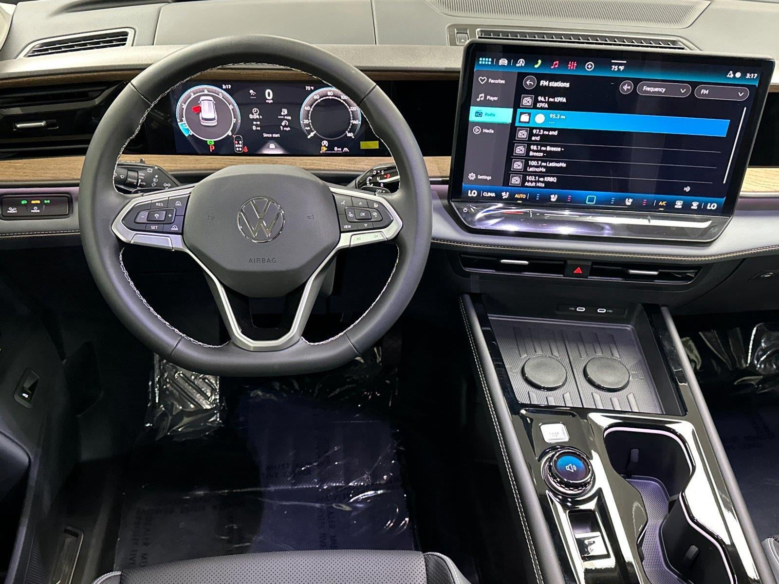 2027 Volkswagen Atlas SE w/Technology