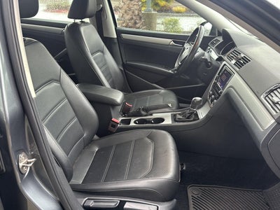 2019 Volkswagen Passat 2.0T Wolfsburg Edition