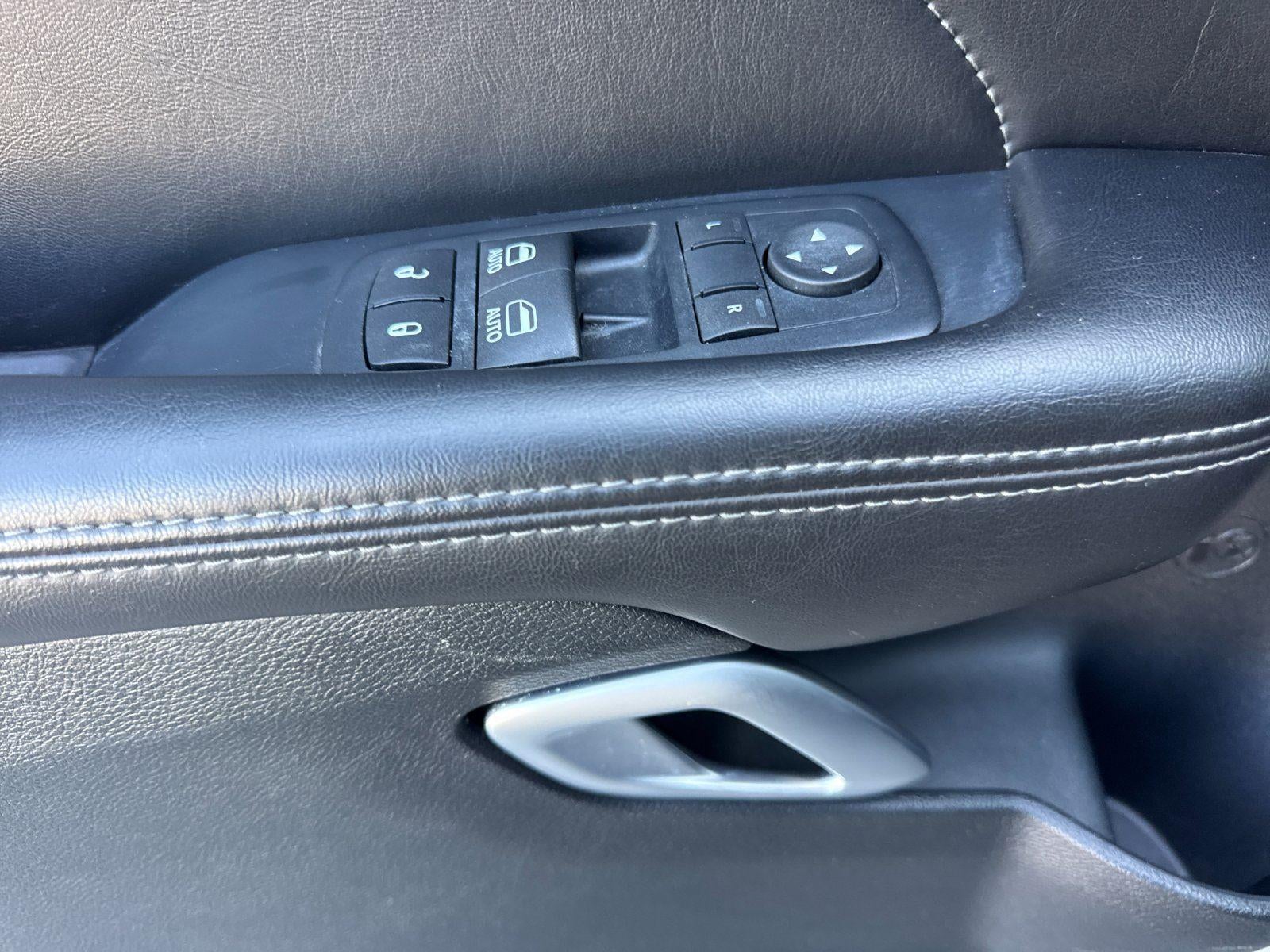 2016 Dodge Challenger 392 Hemi Scat Pack Shaker