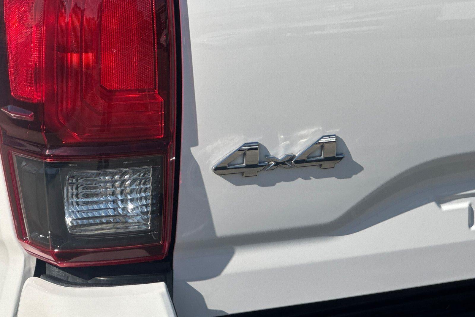 2022 Toyota Tacoma SR