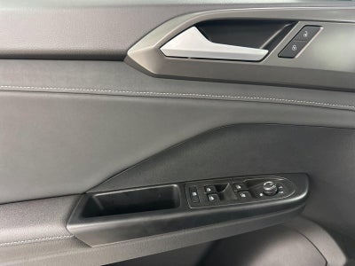 2025 Volkswagen Taos SE Black