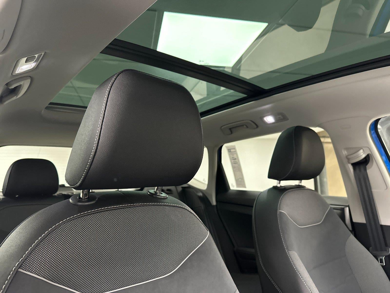 2025 Volkswagen Taos SE Black