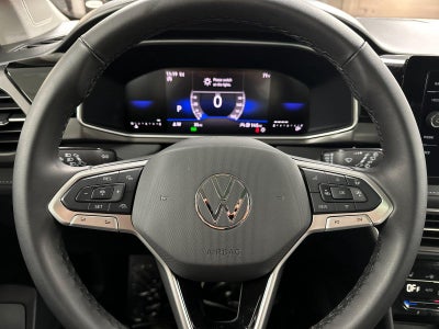 2025 Volkswagen Taos SE Black