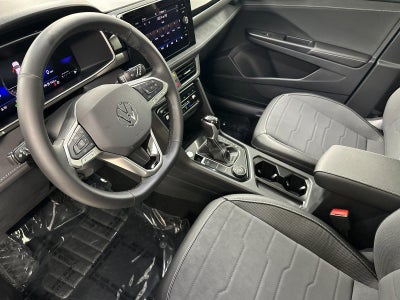 2025 Volkswagen Taos SE Black