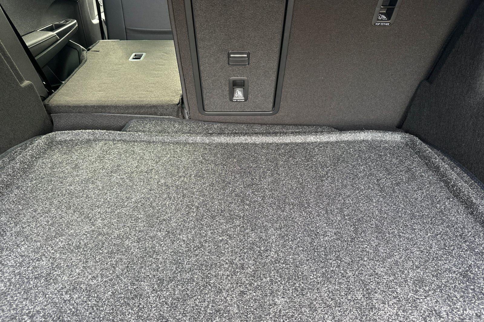 2026 Volkswagen Taos SE Black