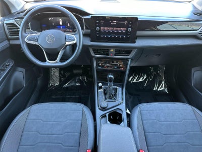 2025 Volkswagen Taos SE Black