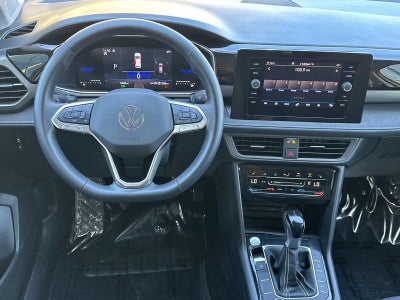 2025 Volkswagen Taos SE Black