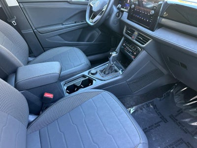 2025 Volkswagen Taos SE Black